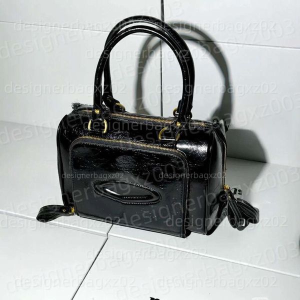 Vivienes West Wood Bag New Armpit Bag Saturn Pattern Bag Designer Shoulder Bag Tote Backpack Commuting Luxury Single Shoulder Handbags Tote Bag Kurt Gegier Mcmpurse