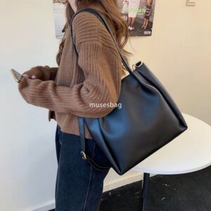 Street Trendy Bag Women New Trendy Korean Edition Daily Shoulder Bag Large Capacity Minimalist Tote Bag Student Handheld Crossbody Bag