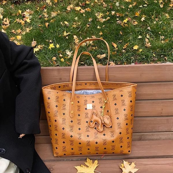 Tote Bag Fashion Luxury Bag Cross Border Sentote Bag Women Autumn And Winter Print Miscellaneous Shoulder Bag Large Capacity Commuter Bag Computer Bag 001