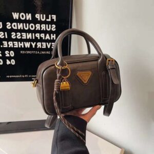 Designer Luxury Bag Bag Free Shipping New Fashionable Commuting Elegant Sand Zipper Bowling Single Shoulder Crossbody For Womens