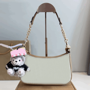 Retro underarm bag fashion chain commuter bag classic letter monogram pattern bag luxury designer bag women's shoulder bag high-end handbag practical crossbody bag