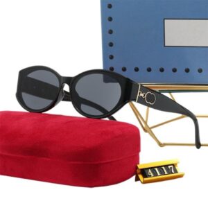 Designer Sunglasses Women Small Frame Fashions Men Gift Beachs Sunshade and Uniques craftsmanship In 5 Coloors