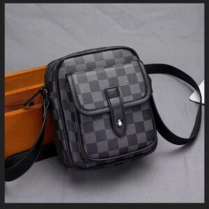 Designer bags Mens totes louiseitys handbags ALPHA WEARABLE Mini Cross body mobile phone bag Monograms messenger wallet viutonitys Camera card holder Purse