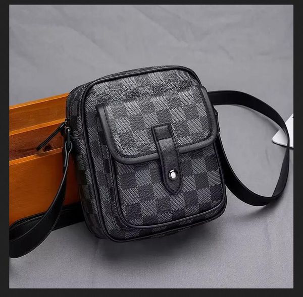 Designer bags Mens totes louiseitys handbags ALPHA WEARABLE Mini Cross body mobile phone bag Monograms messenger wallet viutonitys Camera card holder Purse