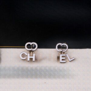 Crystal Diamond Stud Earrings Rose Gold Fashion Titanium Steel Double Wound Roman Numerals Studs Earring for Women Gift Jewelry Never Fade Not Allergic