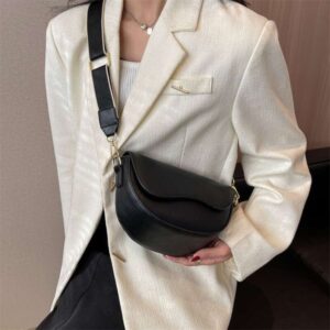 Autumn and winter high-end handbag for women 2024 new popular single shoulder underarm bag, niche broadband crossbody saddle bag