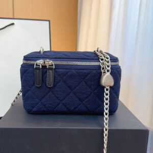Designer bag Denim Makeup Bag Love Buckle Chain Camellia Box Crossbody Bag Small Vanity With Chain quality leather Crossbody Bag saddle bag luxurysHandbags 18m