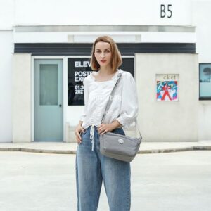 Crossbody bag women's fashion trend new lightweight nylon cloth waterproof capacity large leisure all-in-one shoulder bag