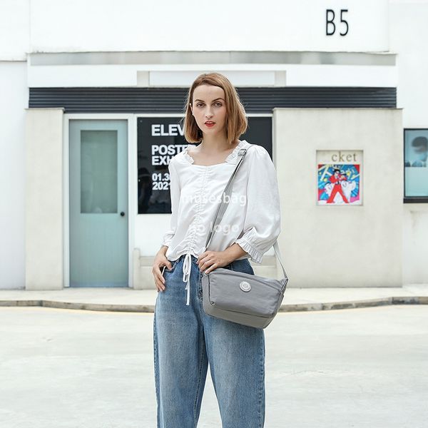 Crossbody bag women's fashion trend new lightweight nylon cloth waterproof capacity large leisure all-in-one shoulder bag