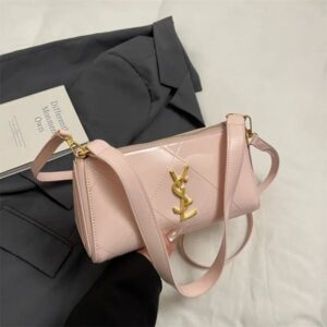 A New, Versatile Chain Small Square Bag and A Single-shoulder Crossbody Bag for Niche and Exquisite Women