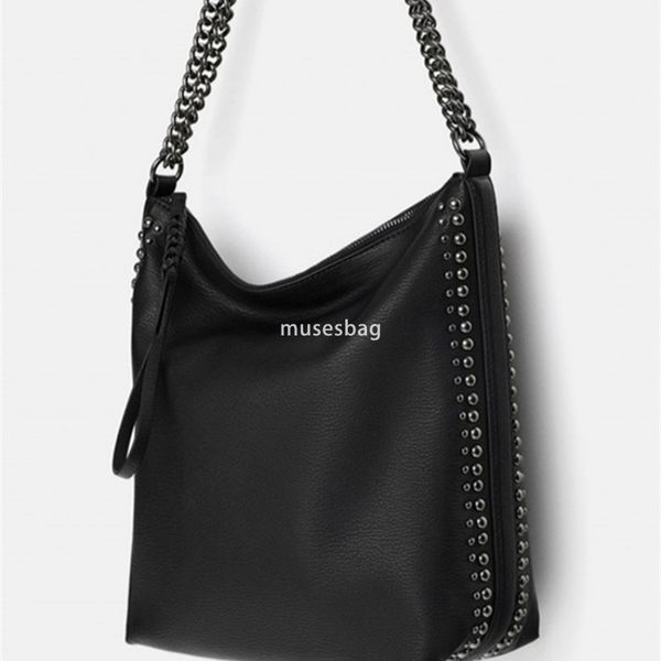 Niche design hot selling new fashionable soft tote bag handbag high-quality rivet single shoulder bag bucket bag large capacity shopping bag
