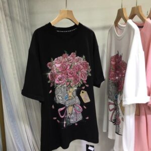 Chic Ladys Shimmering Crystal Embellished Tee – Trendy Asian-Inspired Casual Wear