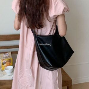 High end niche design bag for women new casual and fashionable minimalist summer girl large capacity crossbody bag for work and commuting tote bag