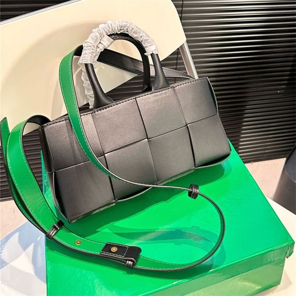 2024 Woman Crochet Crossbody Bag Long Shoulder Bags Designer Plain Handbag Purse Emboss Letters Leather 10A