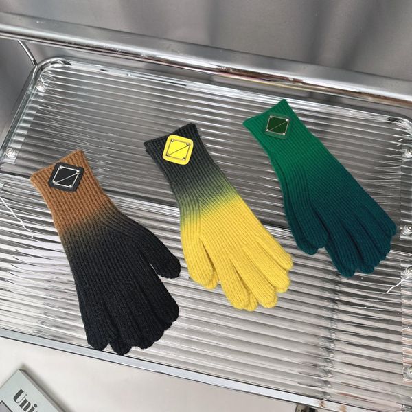 Designer Men Autumn Gloves Warms Luxurys Winter Fashoin Womens thickening Knitted glove Five Fingers Cold proof Touch screen Mittens