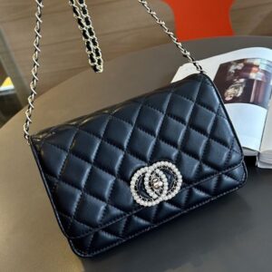 Designer bags Women Luxurys Pearl Shoulder bag Crossbody Bags Handbags Travel bags Beach bags Shopping bags Messenger Clutch Fortune bag 19m