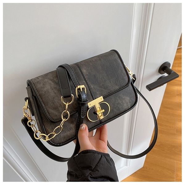 Designer Free Shipping 2025 Chic Commuter Bag: Stylish Small Square Handbag with High-End Texture for Daily Use Bag