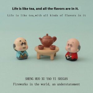 Charming Miniature Garden Figurines – Quaint Grandma's Teapot and Adorable Family Houses for Desk Accents