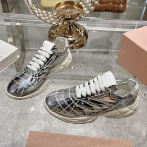 Classic casual shoes famous designer shoes solid color leather flat letter sneakers lace-up comfortable travel platform shoes new waterproof non-slip outing shoes