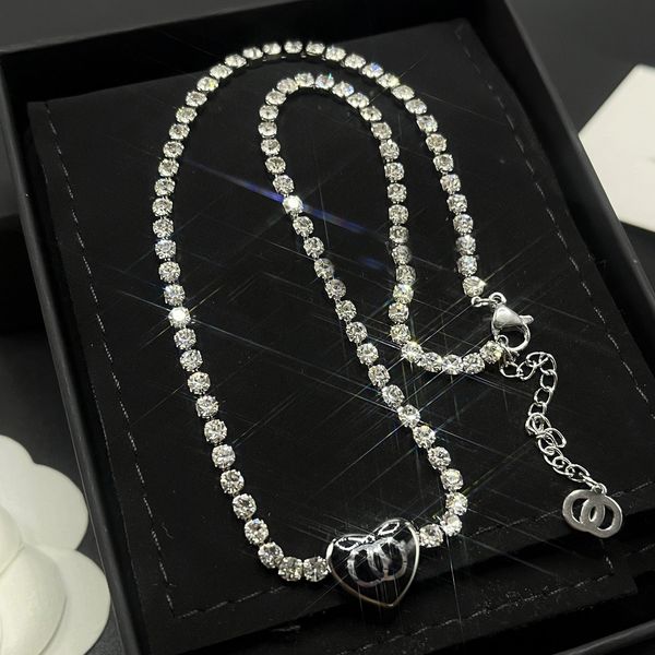 Crystal Necklaces Pendants Fashion Love Charm Womes Gift Geometry Pendant Necklace High Quality Classic Classic Jewelry Stainless Steel Non Fade Wholesale