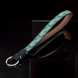 Keychain designer keychain luxury designer keychain wallet Classic brand high-quality 100 travel essential men's keychain women's keychain car Nice 852