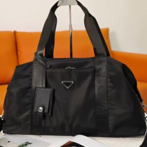 Designer bag Shoulder strap wrap tote bag Large capacity plain bag Nylon Travel bag for going out luxury zippered bag