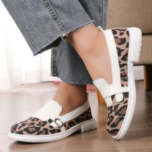 Fashionable leopard print thick-soled casual shoes, waterproof platform mid-heel, stylish mother shoes, wear-resistant.