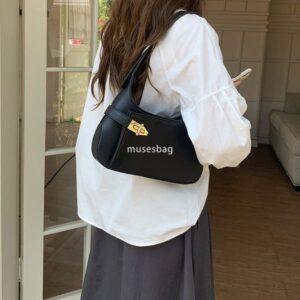 High end niche design textured underarm bag new and versatile temperament commuting single shoulder bag black portable small bag for women