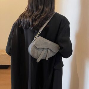 Retro one-shoulder underarm women's new trend simple crossbody saddle bag
