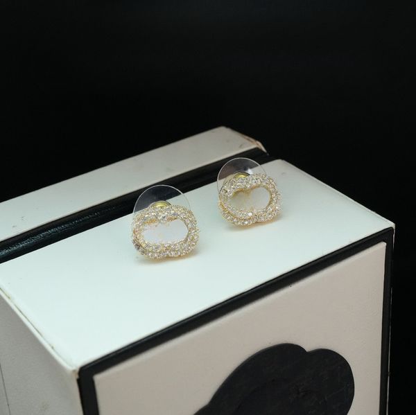 Classic 18k Gold Stud Earrings Fashion Simple Letter Earrings Designer for Women Wedding Parties Engagement Gift Jewelry
