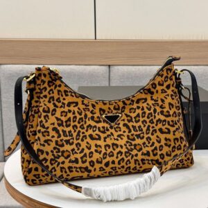 Designer bag luxurys Zipper Suede Hobo Fashion Buckskin Armpit bag Classic Chain Shoulder Bag Half Moon Package Crossbody Saddle bag Messenger Bag Fortune bag 35m