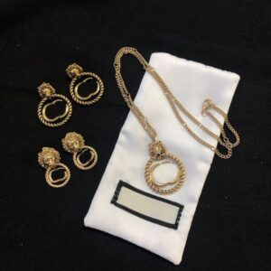 Luxury Designer Necklace Set Vintage Jewelry Selection Earrings Party Business Wedding Gift Classic Pendant Set