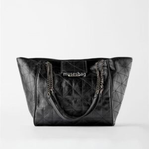 High quality and versatile fashion shoulder bag for high-end women large capacity tote bag niche one shoulder portable shopping bag