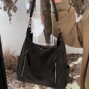 Street trend Maillard retro large capacity bag women's new trendy tote bag niche design texture portable commuting bag