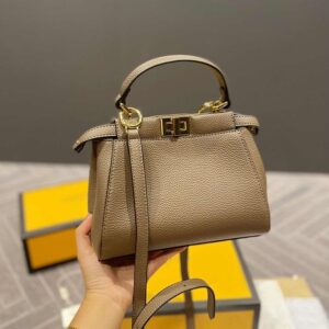 Ladies crossbody designer bag Classic large capacity handbag 23cm womens wide shoulder bags strap fashion totes wallet