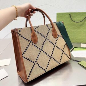 Luxury designer handbag shopping bags Womens travel beach bag Fashion large capacity double letter retro wide shoulder strap cross body bag