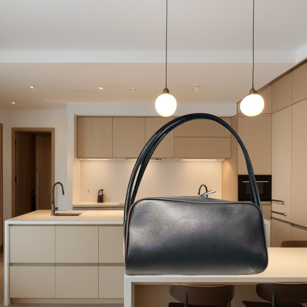 Classic and fashionable design leather women's small bag luxury style with big brand box. --PR8066