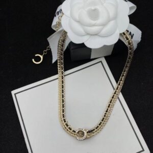 Necklaces Luxury Designer Jewelry Women Black and White Leather Rope Snake Bone Classic Necklace Snake Necklace Daily Outfit