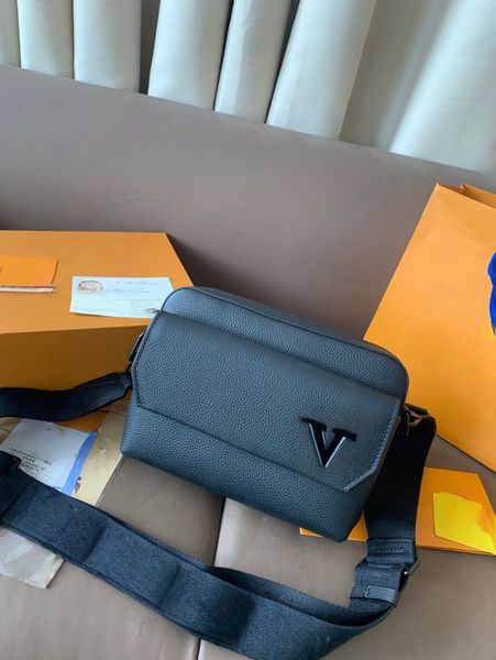 Men Shoulder Bags Men Bag Handbag Fashion Bags Cross Body Messenger Style Female 3D letter messenger bagHigh Quality Briefcase