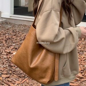 Lazy Large Capacity Tote Bag for Women New Fashion Commuting Soft Leather Bucket Bag for College Students Crossbody Shoulder Bag
