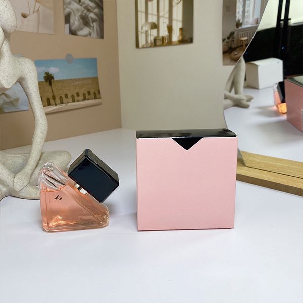 Designer Womens Perfume Men Perfume 30/50/90ML Triangle Shaped Bottle Body Design Long Lasting Fragrance Cologne Luxury Spray Atomizer Parfum eau de parfum