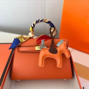 Womens single shoulder bags designer totes bag fashion matching silk scarf pendant three piece set high quality large capacity handbags