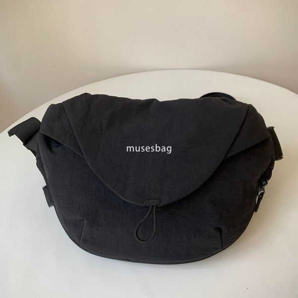 New magnetic women's bag casual breast bag Women's summer cycling crossbody bag boys fitness sports shoulder waist pack waterproof