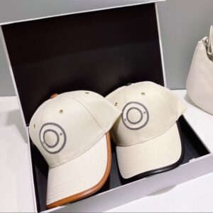 Designer ball cap Luxury womens sun hat Classic letter embroidered beach outdoor leisure baseball cap for men Top bucket caps Adjustable white