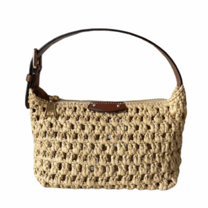Stylish Lightweight Straw Tote with Essential Storage Space
