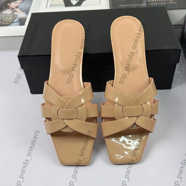 Designer Slippers Sandals Beautiful Summer Women's Slippers Fashionable Classic Sandals Simple, Comfortable and Breathable Designer Casual Roman Beach Shoes 011
