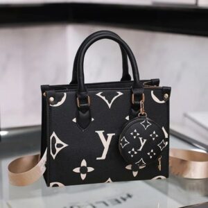 Designer bags Leather bags Totes bag Luxury bags Outdoor beach bags Crossbody bags Stylish and high-quality handbags Woven leather Practical for commuting