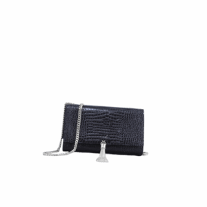 Elegantly Designed Leather Messenger Bag for Women Luxurious Style with Comfortable Shoulder Strap