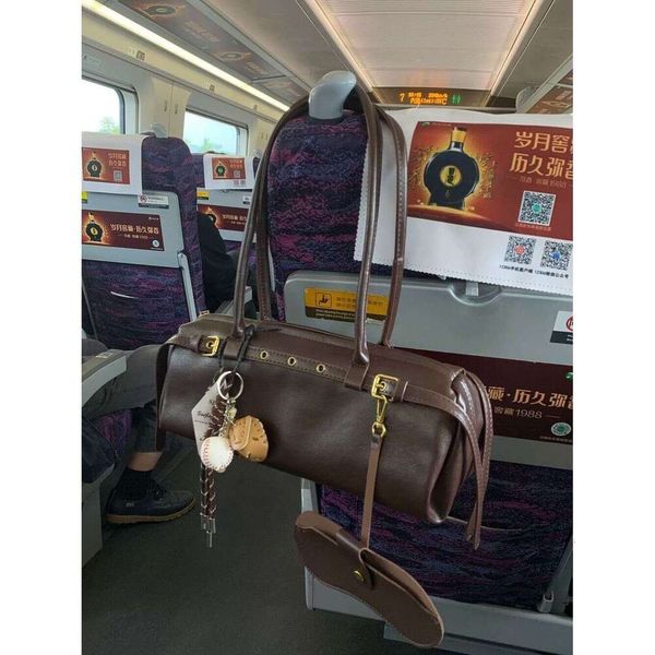 High end niche underarm for women 2025 new autumn and winter fashion handbag versatile commuting shoulder bag