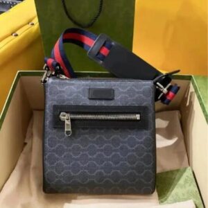 Mens Shoulder Bags Designer Crossbody Various sizes Outdoor Cross Body Man Messenger Bag for womens Handbag Purse School bag Wallet Travel backpack